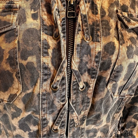 Pam & Gela Leopard Print Utility Jacket from Revolve Size Small - Picture 7 of 13